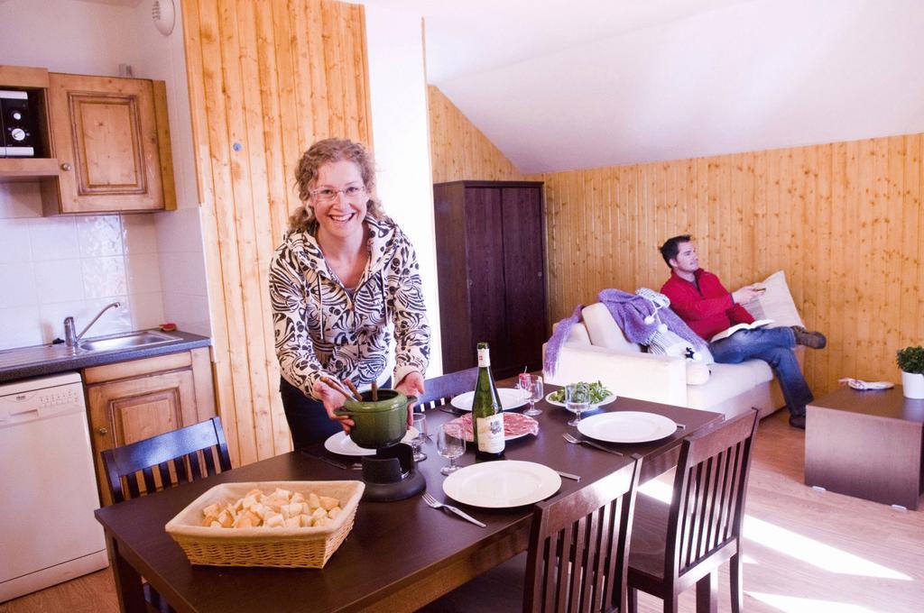 Residence Goelia Les Chalets Des Ecourts Saint-Jean-d’Arves Szoba fotó